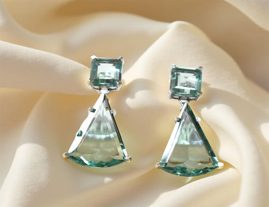 Hand made with a 22KT-SILVER Crystal Earnings