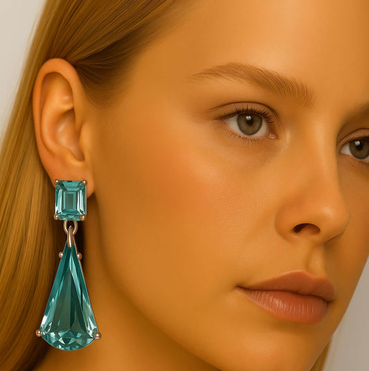 Hand made with a 22KT-SILVER Crystal Earnings