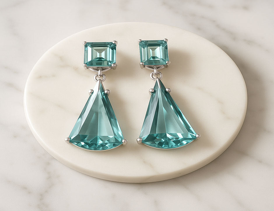 Hand made with a 22KT-SILVER Crystal Earnings