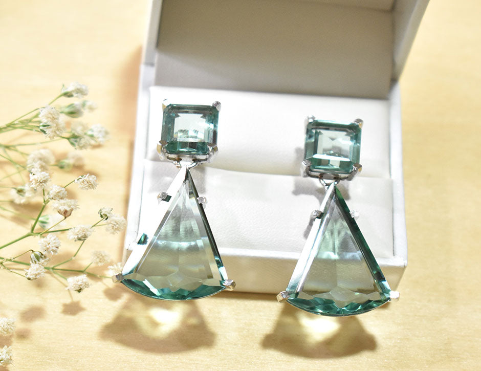 Hand made with a 22KT-SILVER Crystal Earnings