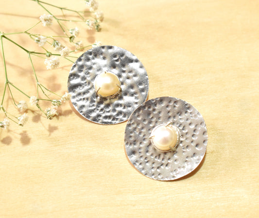 Geomatric design fusion earings | BRASS | Screw Type