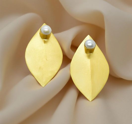 Geomatric design fusion earings | Golden | Screw Type