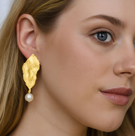 Geomatric design fusion earings | Golden | Screw Type
